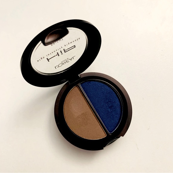 L’Oréal HIP high intensity pigments bright eyeshadow in Roaring